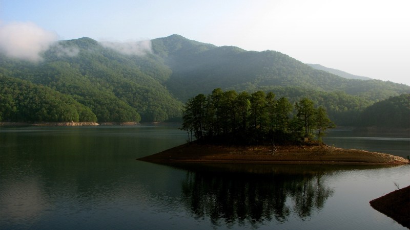 Historical Lake Tours Image 1
